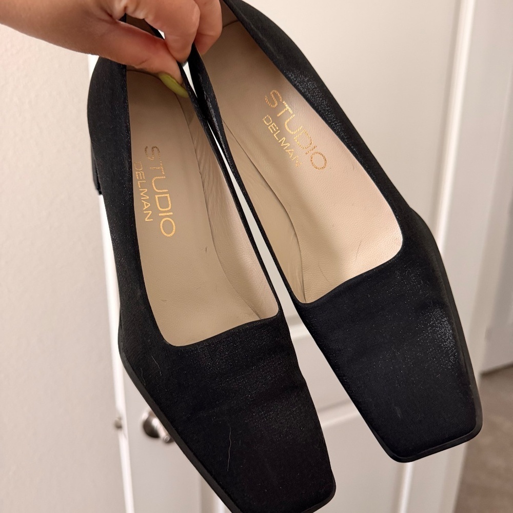 VTG Studio Delman Satin Black Square Toe Architectural Heel Size 9M - Picture 2 of 7